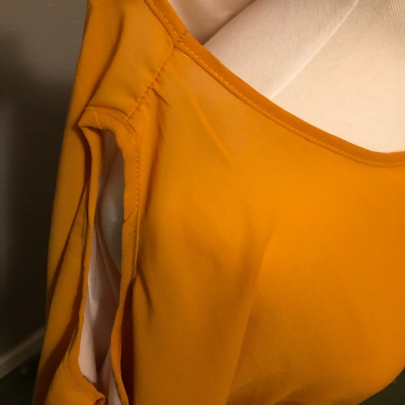 COLD SHOULDER RUFFLED SHEER BLOUSE WITH LINING. TUNIC LENGTH . - Picture 6 of 6